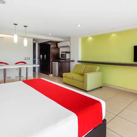 Ramada by Wyndham Acapulco Hotel&Suites Exterior foto