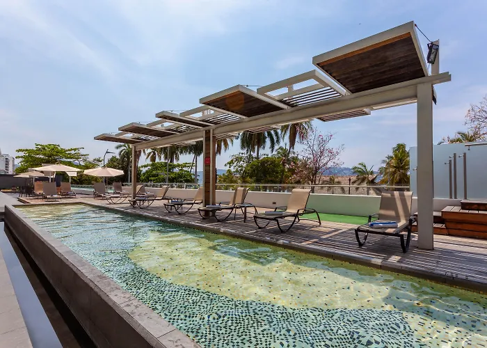 Ramada By Wyndham Acapulco Hotel & Suites