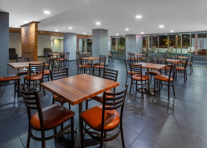 Ramada By Wyndham Acapulco Hotel & Suites